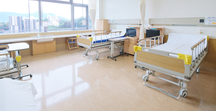 九州歯科大学附属病院8F病室（4人部屋）の写真