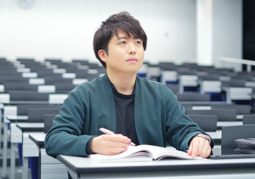 写真：講義を受けている様子