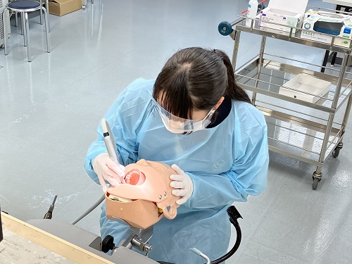 写真：キャンパス訪問の様子