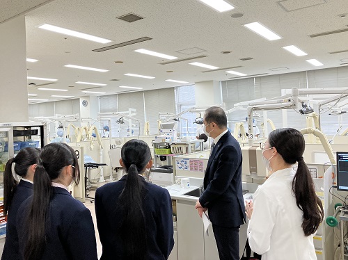 写真：キャンパス訪問の様子