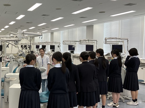 写真：キャンパス訪問の様子