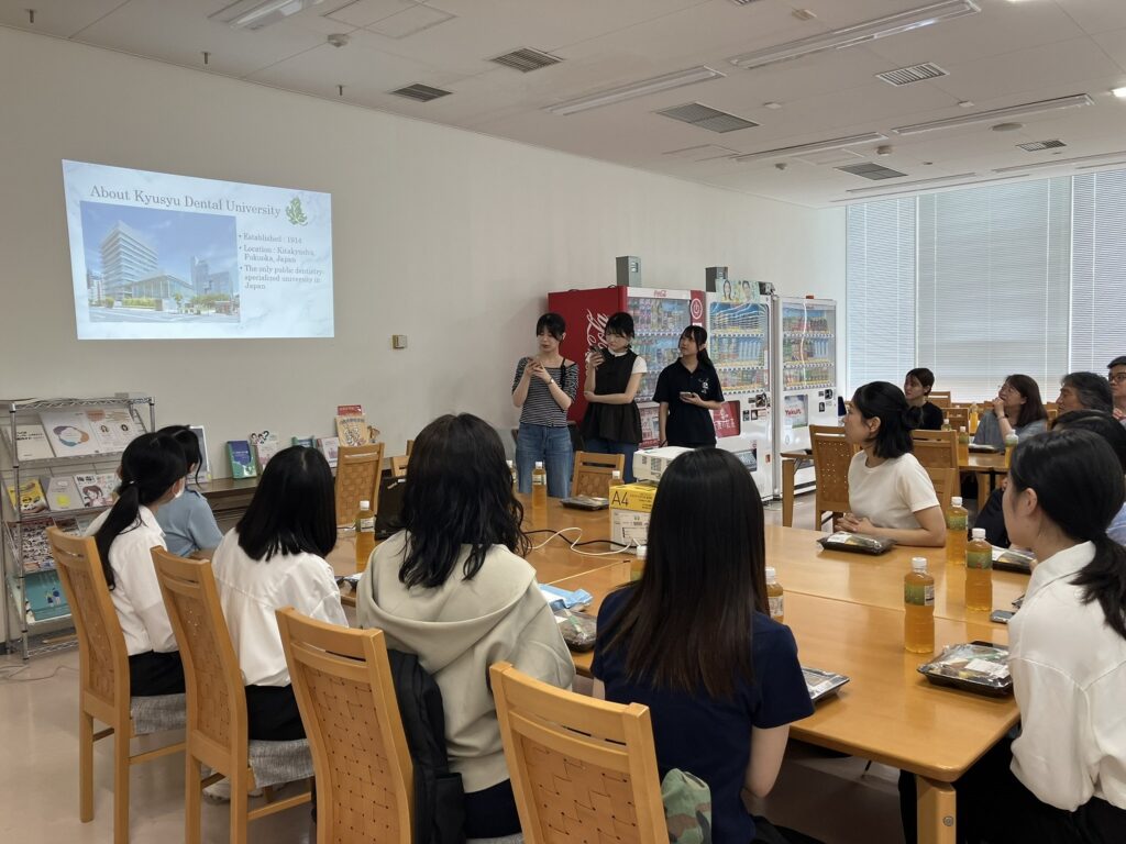 写真：施設見学や授業体験の様子