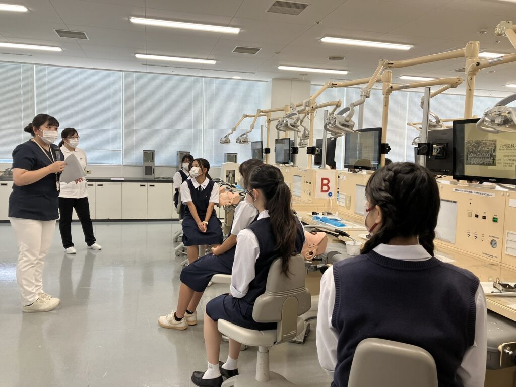 写真：キャンパス訪問の様子