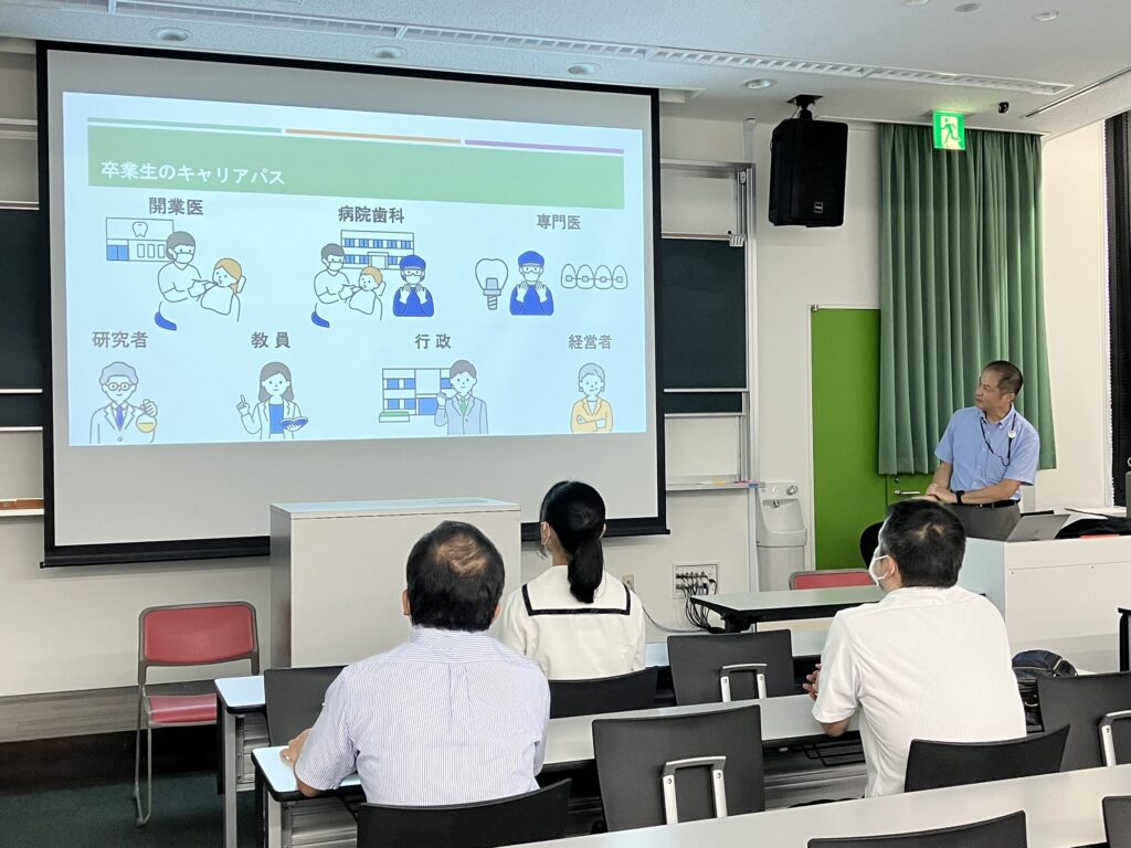 写真：キャンパス訪問の様子