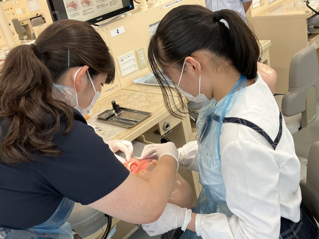 写真：キャンパス訪問の様子