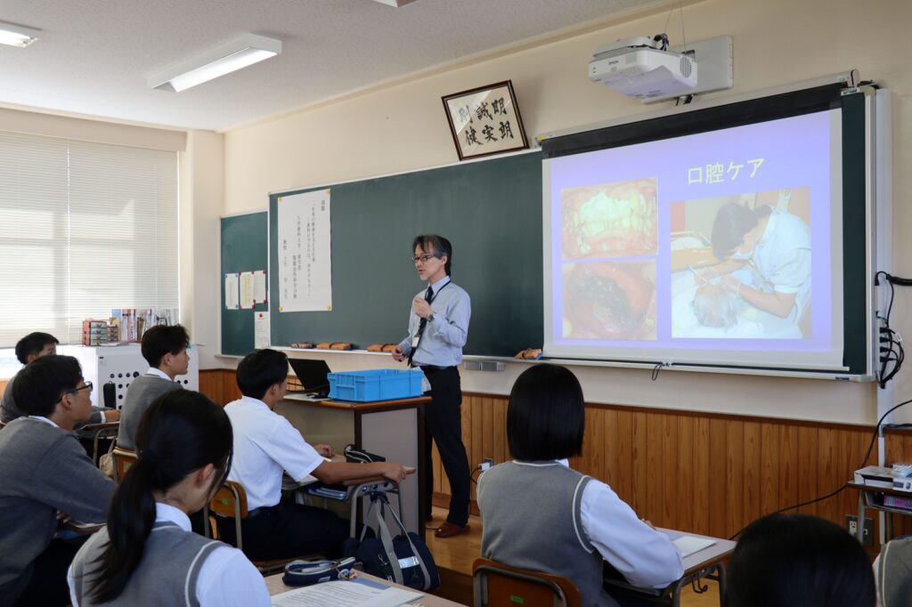 写真:模擬講義の様子